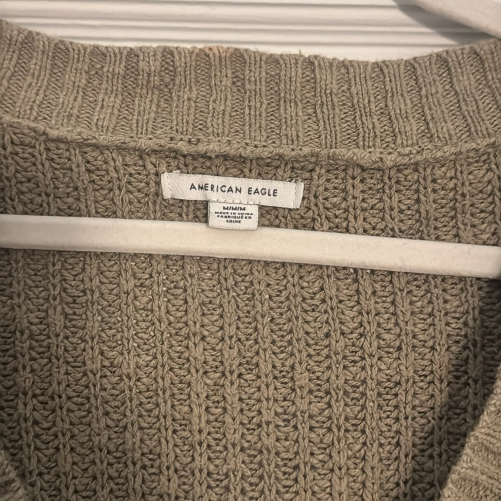2 for $12 🎉 American Eagle Green V-Neck Sweater - Picture 8 of 11